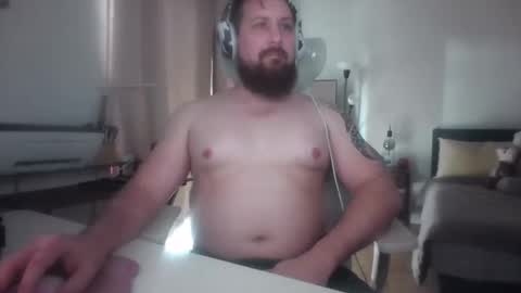 Naughty Beard online show from 05-12-26, 07:22
