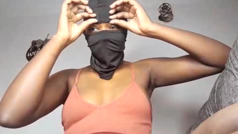 Snapshot of sultryaura chatting on 10-15-25, 06:02 maskedtemptress online show from 10-15-25, 06:02