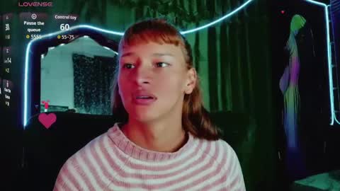 Snapshot of summer__xo chatting on 05-27-26, 11:35 Summer online show from 05-27-26, 11:35