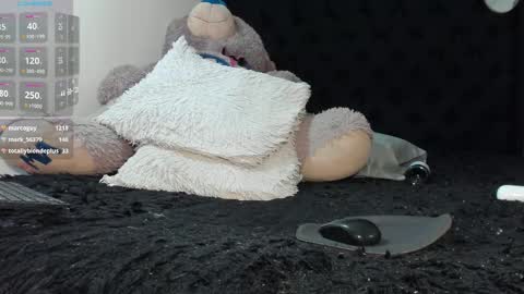 Snapshot of summer_romance chatting on 02-21-25, 06:40 Andres-tattoos Derek Hairy online show from 02-21-25, 06:40