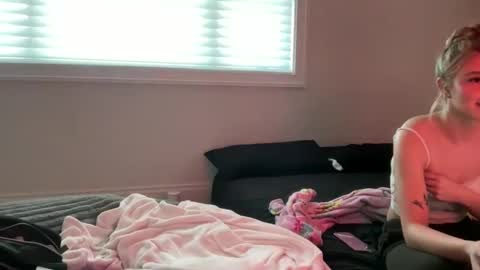 Snapshot of summerclarke2 chatting on 09-22-25, 08:55 summerclarke2 online show from 09-22-25, 08:55