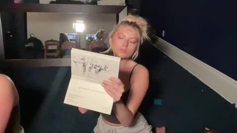 Snapshot of summerclarke2 chatting on 10-10-25, 08:19 summerclarke2 online show from 10-10-25, 08:19