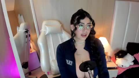 Snapshot of summerssangel chatting on 07-12-26, 01:35 - - online show from 07-12-26, 01:35