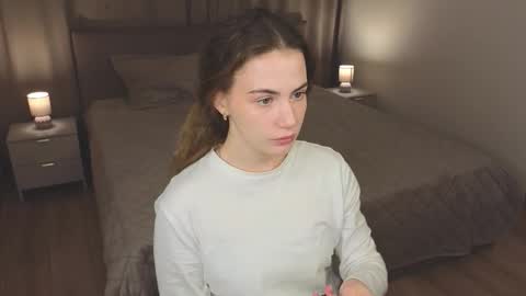 Snapshot of sundayferrigno chatting on 12-18-25, 04:18 Angella online show from 12-18-25, 04:18