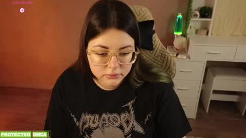 Tina. Im topless model  online show from 03-18-26, 08:50