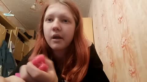 Snapshot of sungpiggott chatting on 05-20-26, 10:10 sungpiggott online show from 05-20-26, 10:10