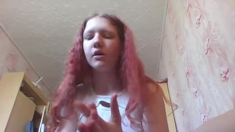 Snapshot of sungpiggott chatting on 05-27-26, 10:12 sungpiggott online show from 05-27-26, 10:12