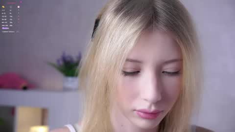 Snapshot of sunnmoonn chatting on 05-23-26, 02:54 Lily online show from 05-23-26, 02:54