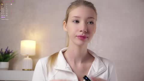 Snapshot of sunnmoonn chatting on 05-27-26, 02:36 Lily online show from 05-27-26, 02:36
