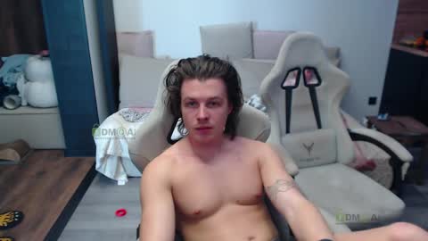 Snapshot of sunny1girl chatting on 05-07-26, 08:31 Alice and Sergey online show from 05-07-26, 08:31