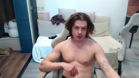 Snapshot of sunny1girl chatting on 05-25-26, 12:11 Alice and Sergey online show from 05-25-26, 12:11