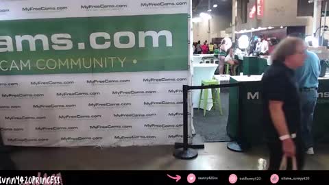 Snapshot of sunny420princess chatting on 12-07-24, 01:25 Sunny420 online show from 12-07-24, 01:25