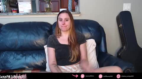 Snapshot of sunny420princess chatting on 12-16-24, 01:22 Sunny420 online show from 12-16-24, 01:22