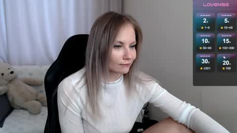 Snapshot of sunny_bunny6 chatting on 04-29-26, 05:11 Naomi online show from 04-29-26, 05:11