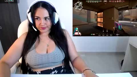 Sunny  online show from 11-20-25, 03:39