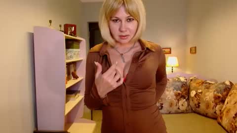 Snapshot of sunny_katty chatting on 05-12-26, 10:12 Sunny Katty online show from 05-12-26, 10:12