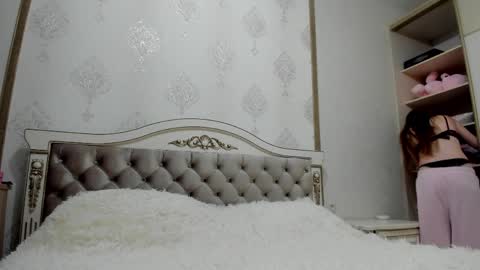 Vanessa online show from 04-03-26, 05:05