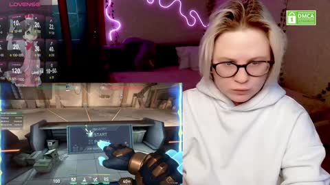 Snapshot of sunny_mood chatting on 02-06-25, 09:11 sunny mood online show from 02-06-25, 09:11