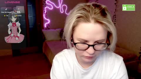 Snapshot of sunny_mood chatting on 02-09-25, 04:25 sunny mood online show from 02-09-25, 04:25