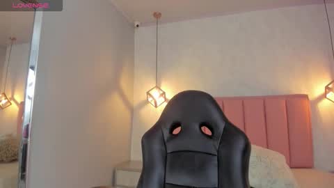  S U N N Y online show from 02-11-26, 11:37