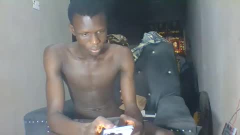 Snapshot of sunnyjohn447 chatting on 10-14-25, 09:32 Sunnyblack2 online show from 10-14-25, 09:32