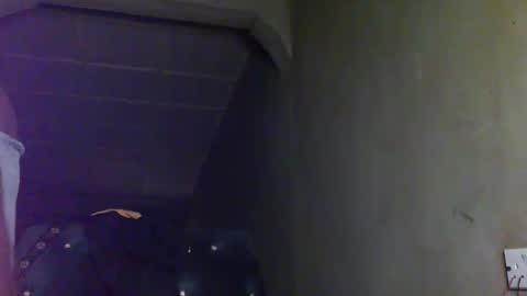 Snapshot of sunnyjohn447 chatting on 10-21-25, 10:05 Sunnyblack2 online show from 10-21-25, 10:05