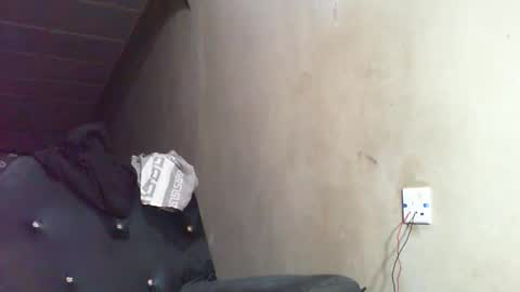 Snapshot of sunnyjohn447 chatting on 10-24-25, 10:33 Sunnyblack2 online show from 10-24-25, 10:33