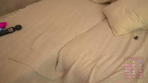 Snapshot of sunparadisegirl chatting on 07-20-26, 10:39 Sunny girl online show from 07-20-26, 10:39