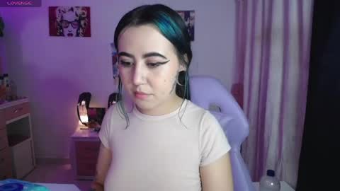 Snapshot of sunset_pienk chatting on 06-01-26, 02:46 Sunset online show from 06-01-26, 02:46