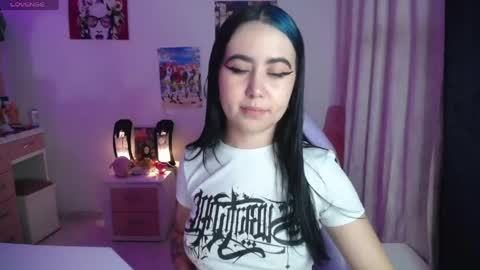 Snapshot of sunset_pienk chatting on 06-02-26, 04:14 Sunset online show from 06-02-26, 04:14