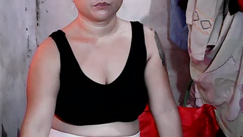 Snapshot of sunshine_38 chatting on 07-20-26, 11:29 sunshine_38 online show from 07-20-26, 11:29