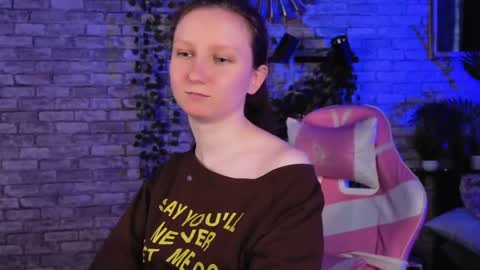 Snapshot of sunshine_blaze chatting on 05-20-26, 01:28 Alice online show from 05-20-26, 01:28