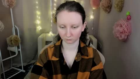 Snapshot of sunshine_blaze chatting on 05-28-26, 05:38 Alice online show from 05-28-26, 05:38