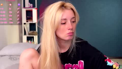 Snapshot of super_peach_stream chatting on 10-18-25, 02:07 ANNApvt open full info in bio online show from 10-18-25, 02:07