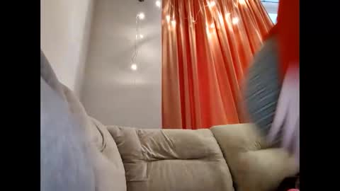 Annie online show from 01-05-25, 10:21