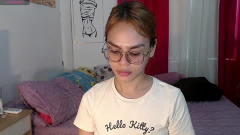 Snapshot of superhotvaleria chatting on 09-11-25, 05:51 Im val online show from 09-11-25, 05:51