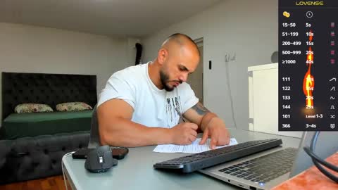 Snapshot of supermanboyxxl chatting on 05-25-26, 06:30 supermanboyxxl online show from 05-25-26, 06:30