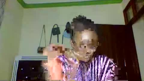 Snapshot of supersexxy_chyna chatting on 05-25-26, 01:06 supersexxy_chyna online show from 05-25-26, 01:06