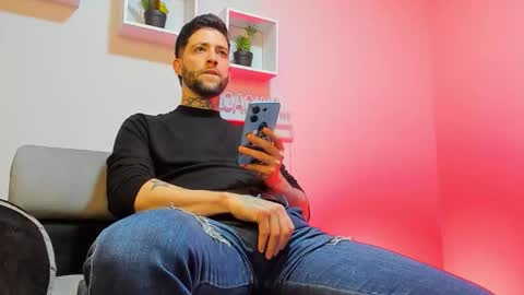 supreme_alpha_ online show from 11-11-25, 02:55