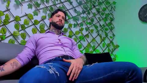 supreme_alpha_ online show from 01-16-26, 04:38