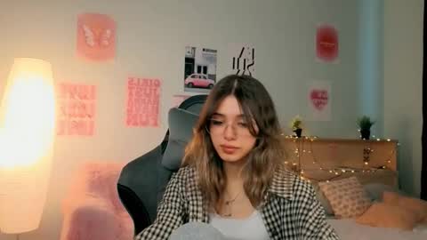 Sara online show from 03-18-26, 01:25