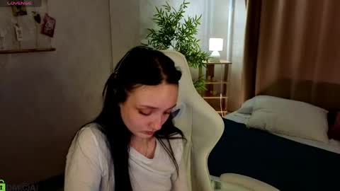 Annie online show from 05-30-26, 01:46