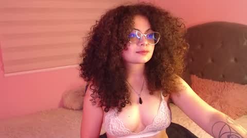 Snapshot of susan_bluee chatting on 02-07-25, 05:18 Susan online show from 02-07-25, 05:18