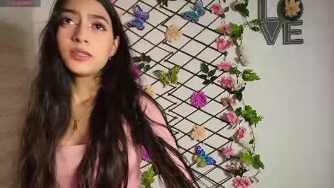 Snapshot of susana__sanchez chatting on 07-26-26, 04:42 SUSANA online show from 07-26-26, 04:42