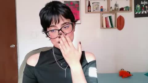Snapshot of susana_w chatting on 06-17-26, 08:32 susana_w online show from 06-17-26, 08:32