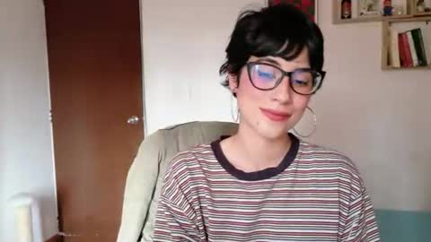 Snapshot of susana_w chatting on 06-18-26, 08:46 susana_w online show from 06-18-26, 08:46