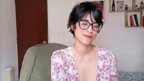 Snapshot of susana_w chatting on 07-20-26, 05:04 susana_w online show from 07-20-26, 05:04