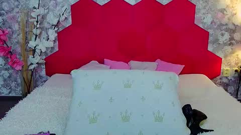 Susane Nori online show from 10-15-25, 04:45