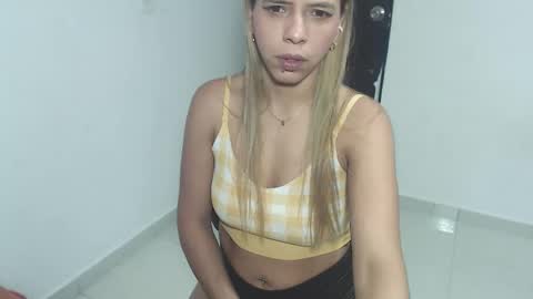 Snapshot of susanleroy chatting on 03-05-25, 11:06 susanleroy online show from 03-05-25, 11:06