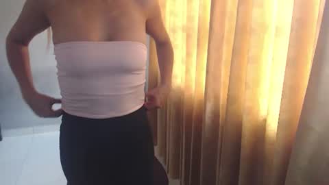 Snapshot of susanleroy chatting on 03-10-25, 10:24 susanleroy online show from 03-10-25, 10:24